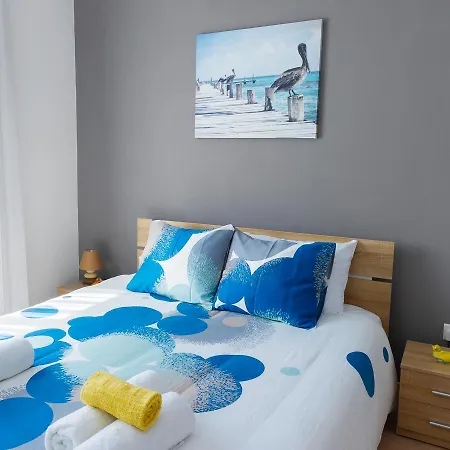 Pebble Apartment *