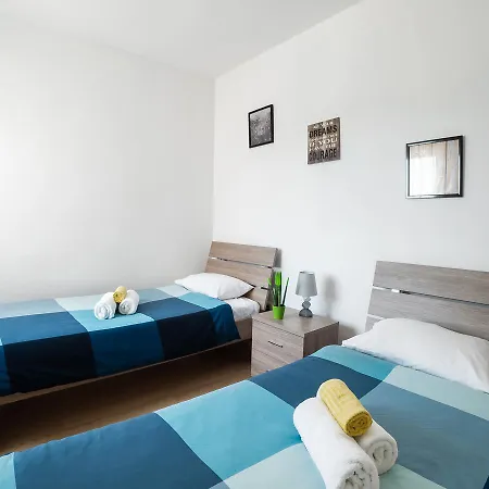 Apartment Pebble