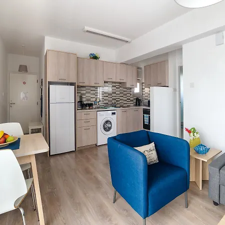 Pebble * לימסול